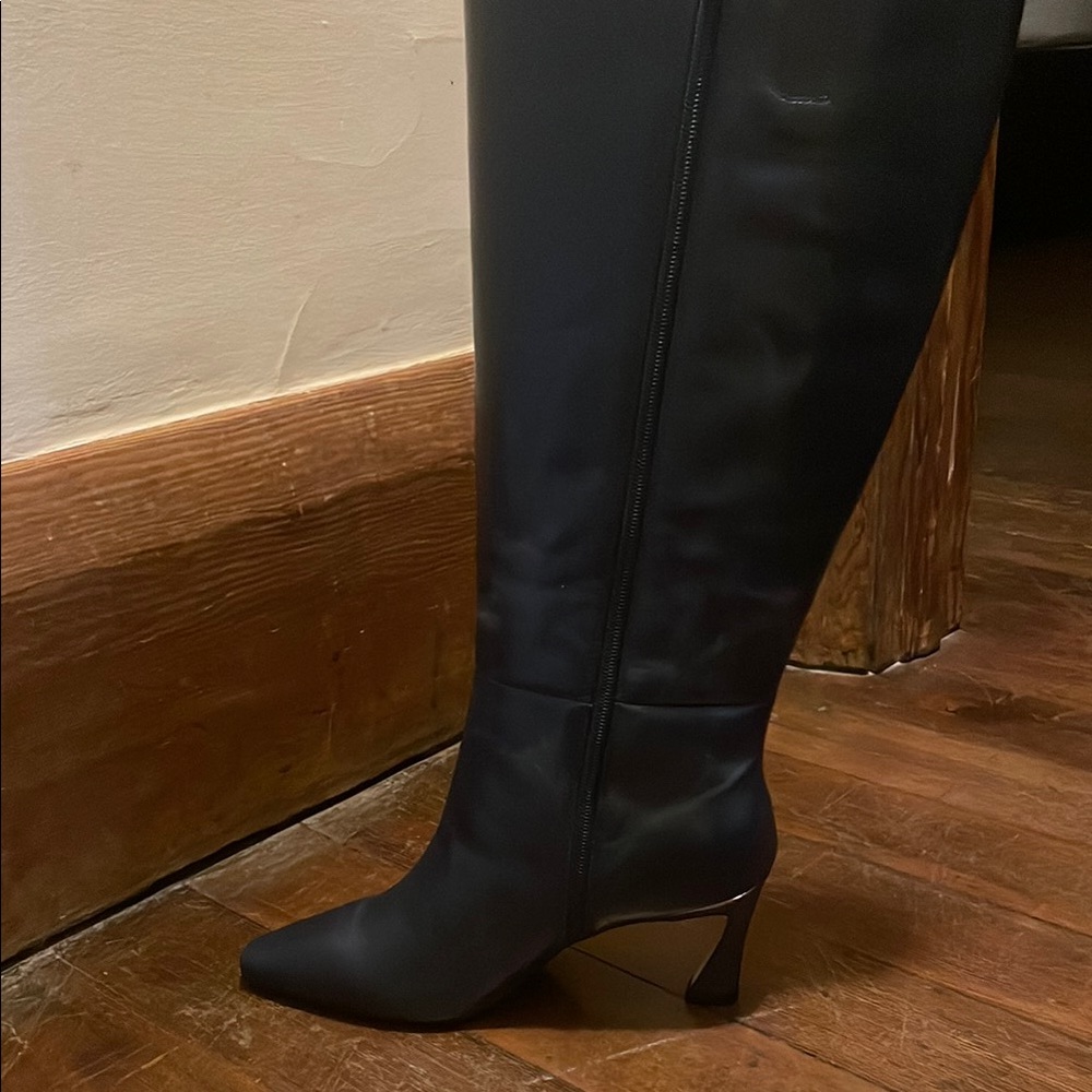 Vince Camuto Blue Heeled Boots with Chunky Heel and Pointed Toe